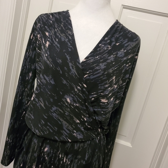 NWT Peyton Jensen Black Multicolored Emma Surplice Dress Size Small, Retail $88 - Picture 2 of 11